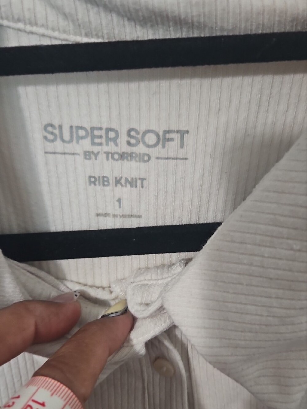 torrid Cream Ribbed Sleeveless Button-Down Top - Picture 2 of 2